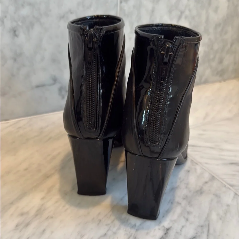 Stuart Weitzman Black Pointed Leather Ankle Booties